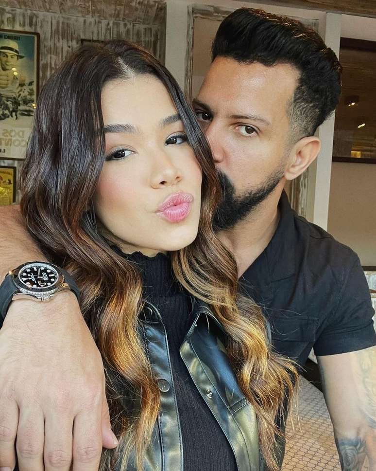 Dennis DJ e a filha T&iacute;lia