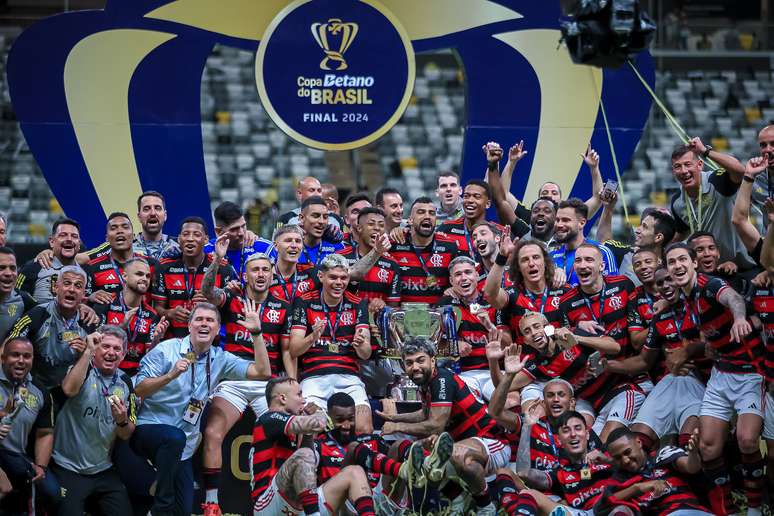 Flamengo celebra o pentacampeonato da Copa do Brasil com vit&oacute;ria na final sobre o Atl&eacute;tico-MG