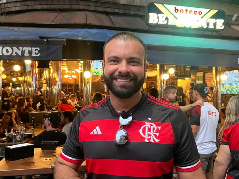Flamenguista compra passagem para o Rio antes de sorteio da final da Copa do Brasil e curte festa com a torcida nas ruas cariocas