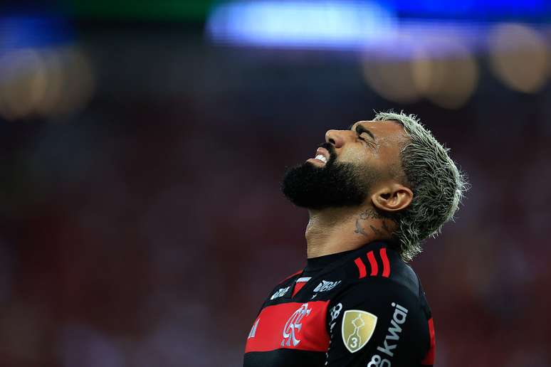 Gabigol lamenta lance perdido contra o Bolívar (Photo by Buda Mendes/Getty Images)