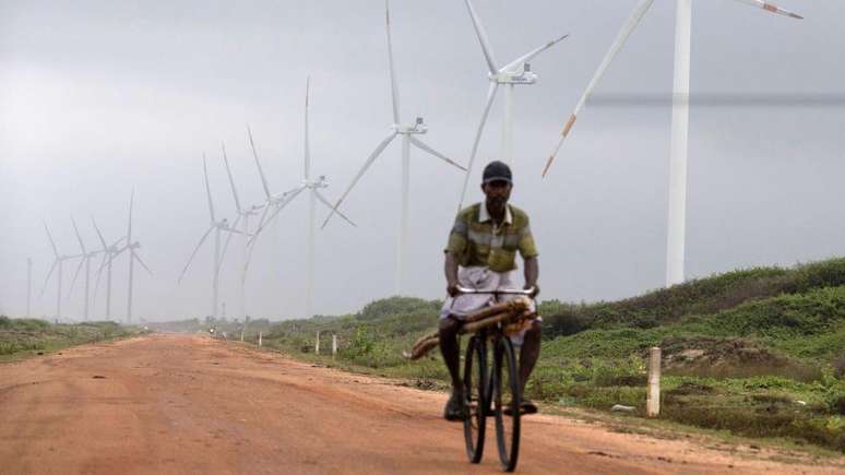 Os países em desenvolvimento dizem que precisam de apoio financeiro climático para mudar para energia limpa e se adaptar às mudanças climáticas