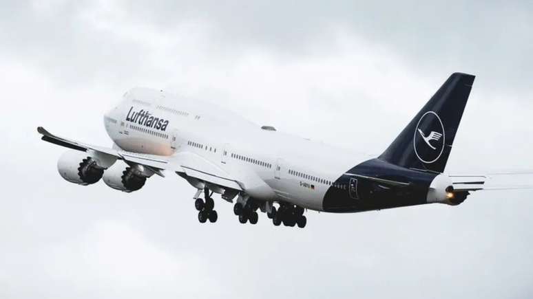 Turbulência deixa onze passageiros feridos