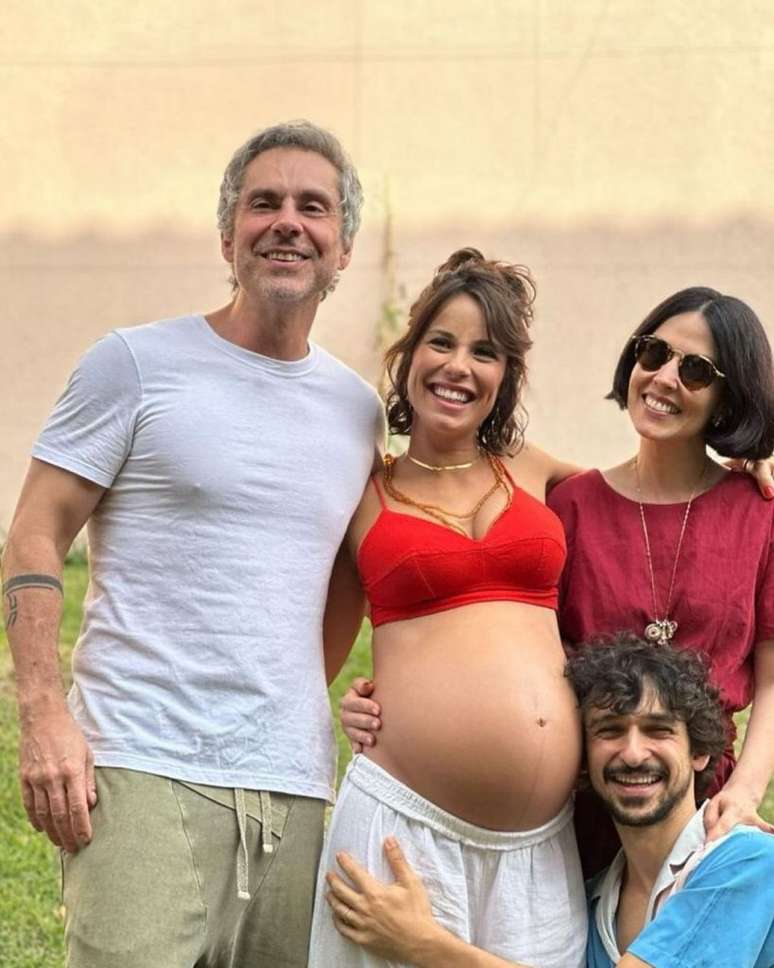 Andreia Horta com o marido e amigos - Reprodução/Instagram