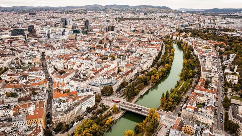 Viena é uma cidade rodeada por montanhas e parques naturais