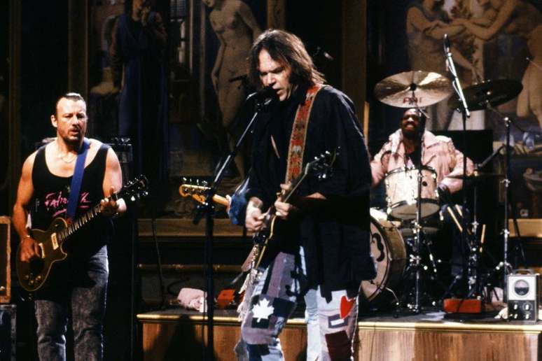 SATURDAY NIGHT LIVE -- Episode 1 -- Pictured: Musical guest Neil Young performs on September 30, 1989 -- Photo by: NBC/NBCU Photo Bank