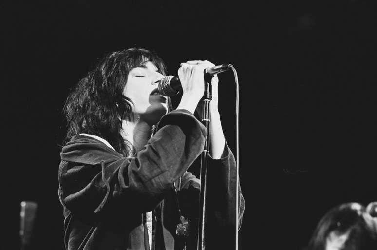 SATURDAY NIGHT LIVE -- Episode 17 -- Air Date 04/17/1976 -- Pictured: Patti Smith of musical guest The Patti Smith Group performs on April 17, 1976 -- (Photo by: NBCU Photo Bank/NBCUniversal via Getty Images via Getty Images)