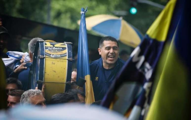 Riquelme foi eleito presidente do Boca Juniors, derrotando candidato de Milei e Macri, que são favoráveis a SADs.