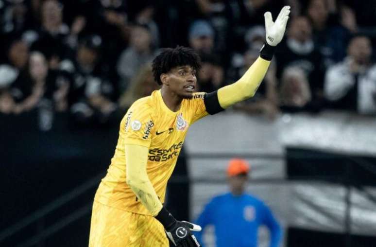 Corinthians quer fechar o quanto antes com o goleiro Hugo Souza –