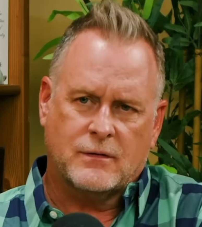 Dave Coulier, conhecido por seu papel na série Três é demais, anunciou que foi diagnosticado com linfoma não-Hodgkin em estágio 3.