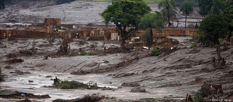 Rompimento da barragem de Fundão em Mariana, em 2015, liberou 44,5 milhões de metros cúbicos de lama tóxica