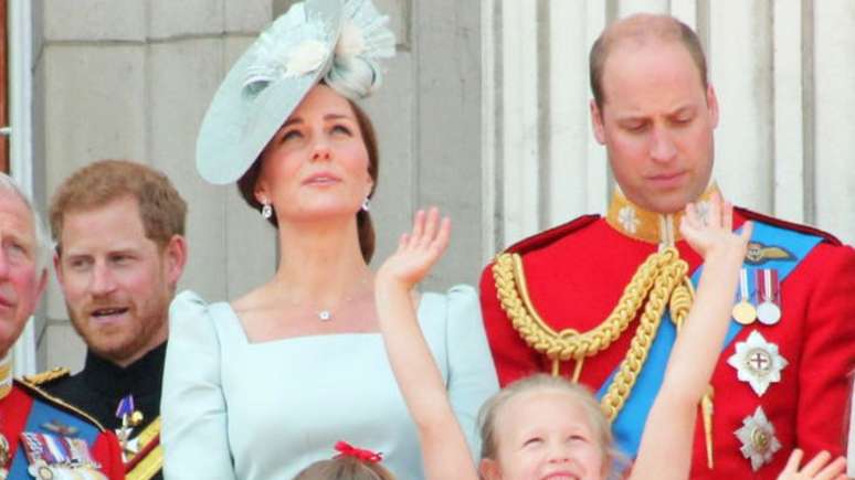 Entenda porque o Príncipe William não utiliza a aliança de casamento