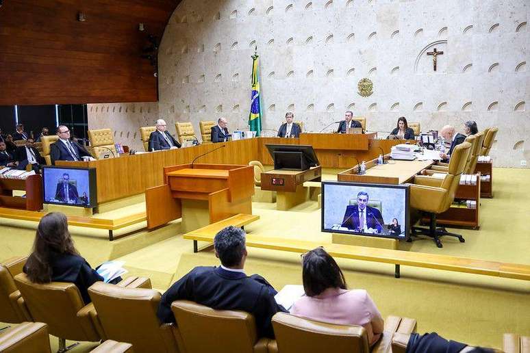 Maioria dos ministros decidiu manter pena totalizando 8 anos e 10 meses contra Collor