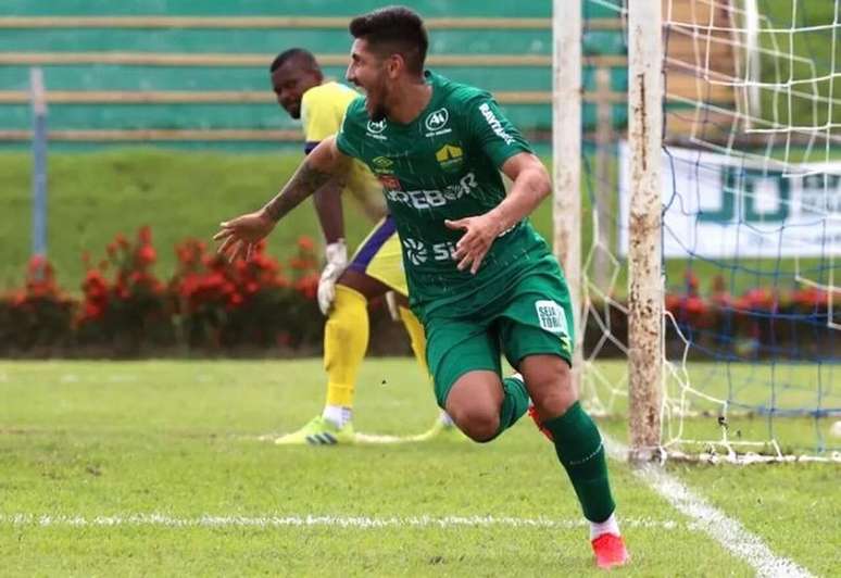 Raul Mendes, que tem passagem pelo Cuiabá, acabou detido por posse de um carro roubado-