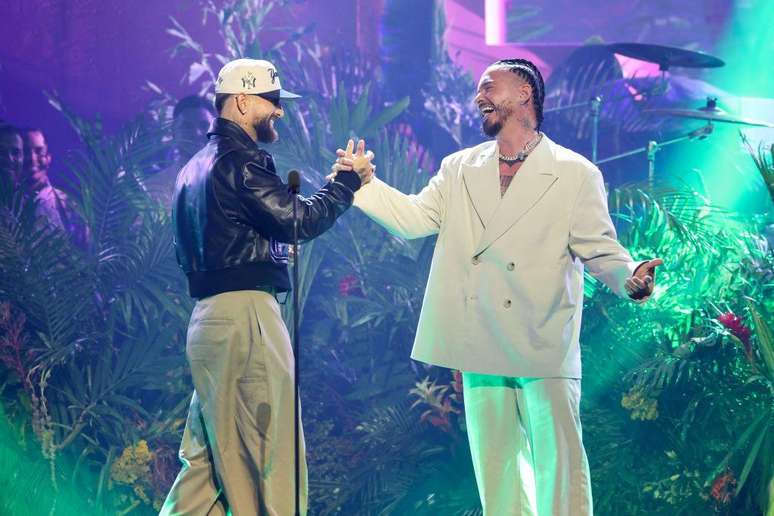 Maluma e J Balvin também participaram da colaboração musical no centro da controvérsia.