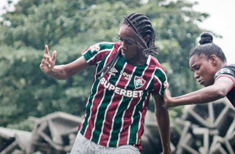 Fluminense arranca empate contra o Flamengo na reta final do clássico 