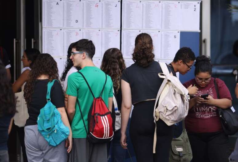 Abertura dos portões na Universidade São Judas, no Butantã, para primeira fase da Fuvest, neste domingo, 17