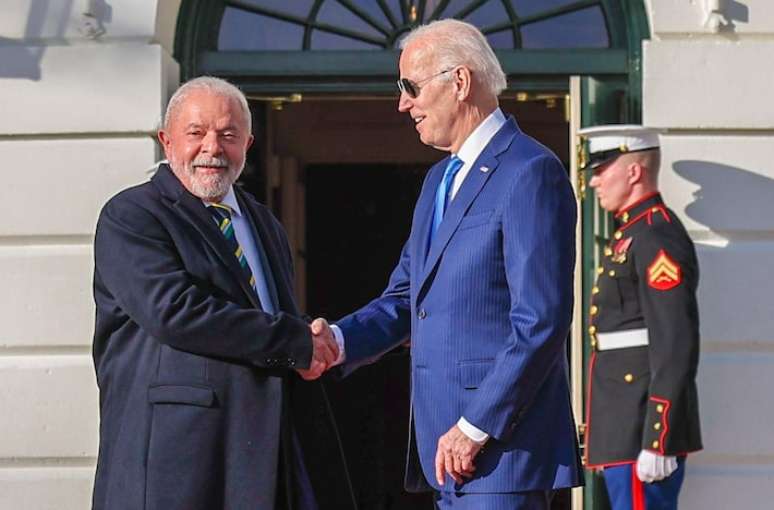 Lula e Joe Biden em encontro em Washington, nos Estados Unidos, em fevereiro de 2023. Líderes se encontrarão no Rio de Janeiro.