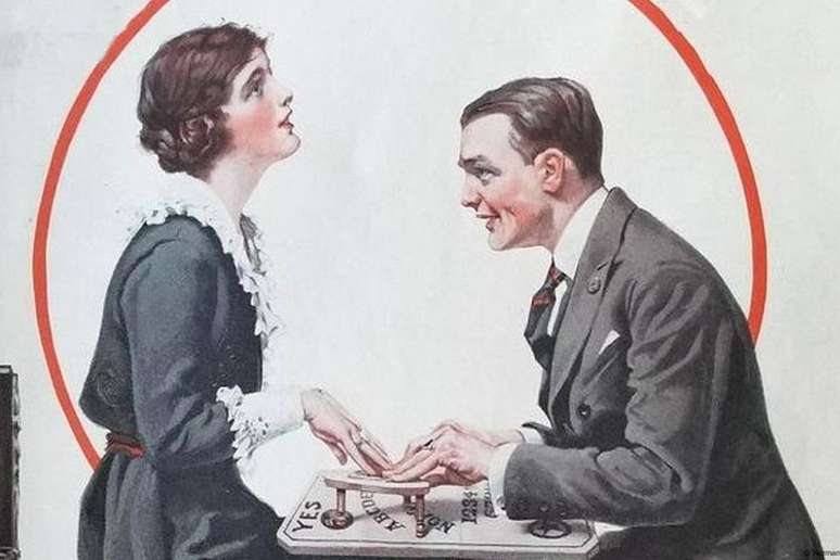 Ilustração de Norman Rockwell retrata jovem casal em momento de flerte usando um tabuleiro Ouija