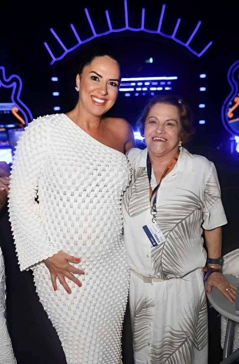 Graciele Lacerda e m&atilde;e de Zez&eacute; Di Camargo em cruzeiro do sertanejo - Brazil News
