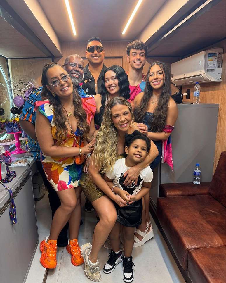 Carla Perez comemora 47 anos com fam&iacute;lia e amigos - Instagram