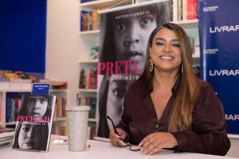 Preta Gil durante lançamento de sua autobiografia em agosto. Cantora recebeu alta após nova internação neste domingo, 17.