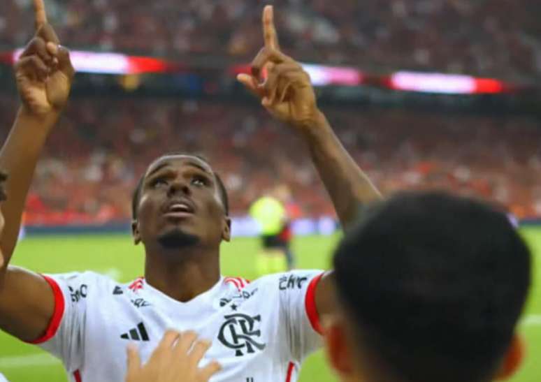 Everrton Araújo marcou um gol pelo time profissional do Rubro-Negro –