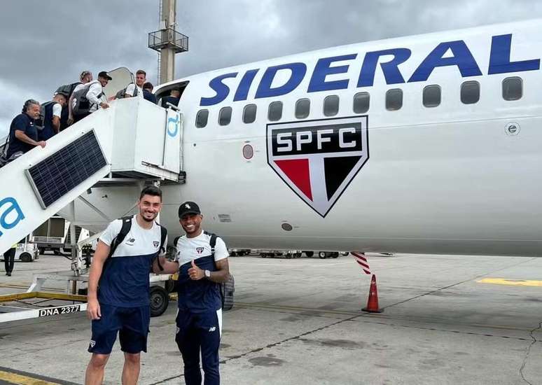 Avião contará com espaço privilegiado para jogadores e membros da delegação tricolor –