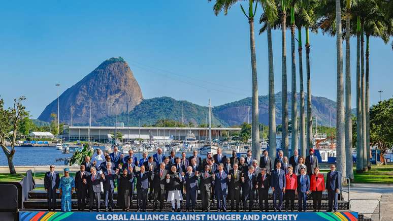 Líderes do G20 posam para foto oficial da Cúpula no Rio de Janeiro