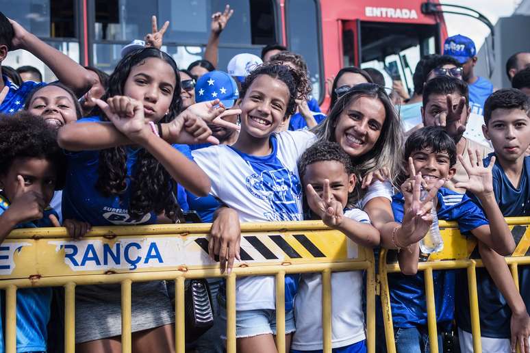 Torcida do Cruzeiro empurra time. 