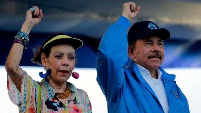 Daniel Ortega e sua esposa Rosario Murillo, que passará de vice-presidente a 'copresidente'