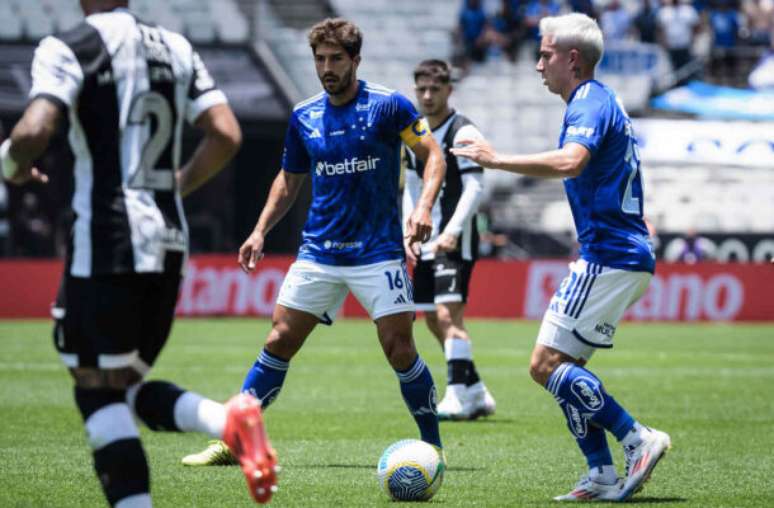 Lucas Silva foi o melhor do Cruzeiro no revés para o Corinthians, pelo Brasileirão –