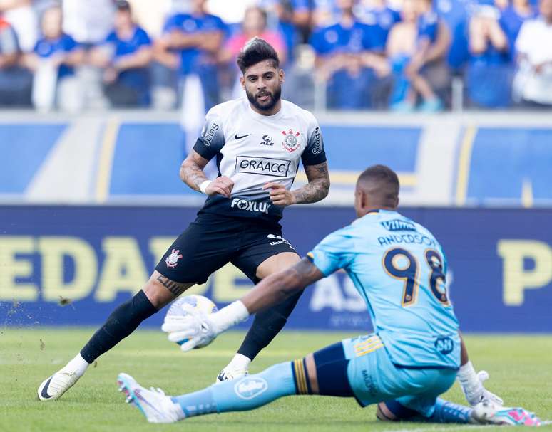 Corinthians recebe o Cruzeiro e pode ultrapassar dois rivais nesta rodada do Brasileirão. 