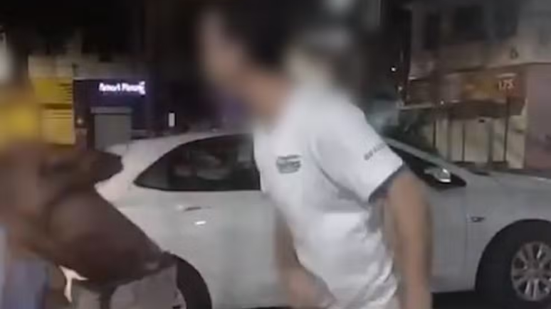 Homem branco dá R$ 10 a um negro para açoitá-lo com um cinto em MG; vídeo