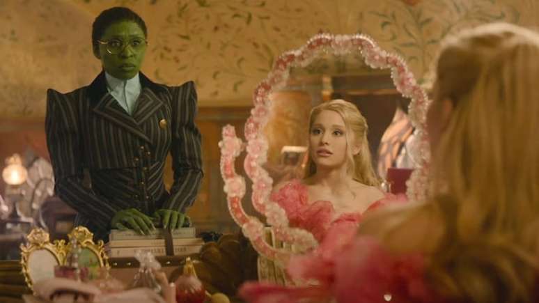 'Wicked' parece feliz em replicar exaustivamente o musical nas telonas