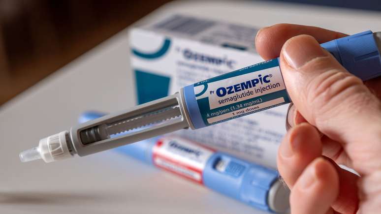 Apesar de ser um medicamento recente, estudos mostram que a suspensão d uso de Ozempic resulta no ganho do peso perdido anteriormente