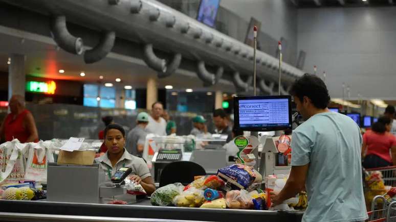 Cesta básica sobe 1,15% em SP no mês de outrubro, segundo o Procon e Dieese