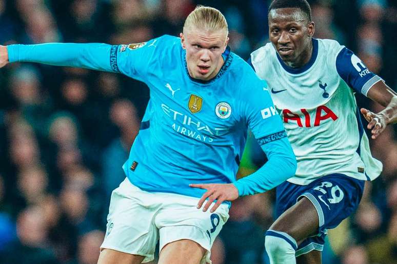 Haaland teve chances, acertou a trave, mas passou em branco contra o Tottenham – Divulgação/ Manchester City