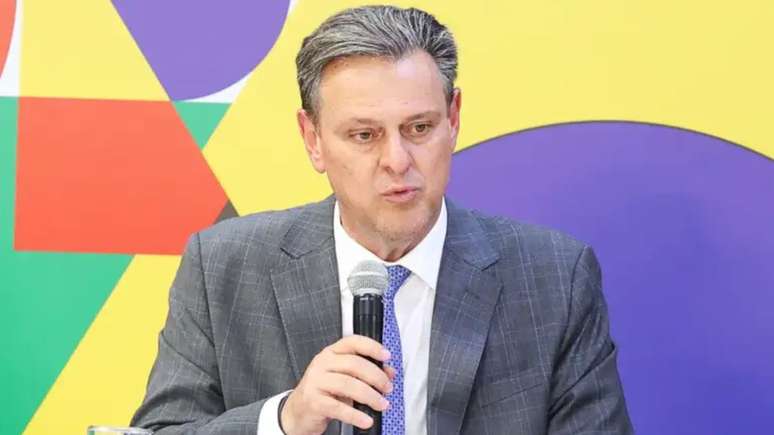 Carlos é ministro da Agricultura e Pecuária