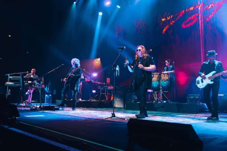 Toto fez show marcado por hits certeiros no Espaço Unimed, em São Paulo