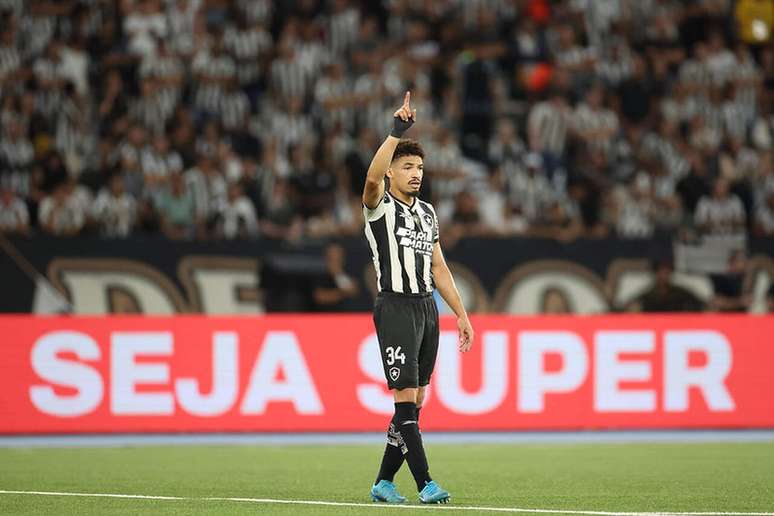 Botafogo pierde el liderato tras empatar con Vitoria -