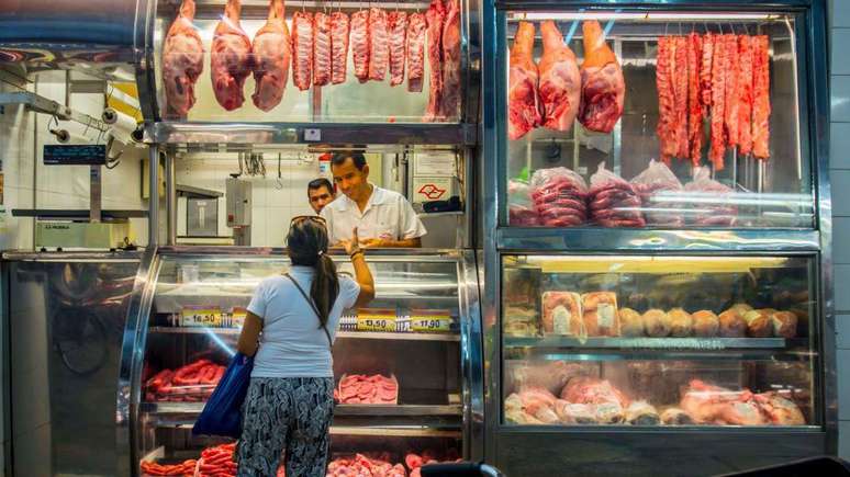 No mês passado, carne teve o maior aumento para o mês de outubro dos últimos quatro anos