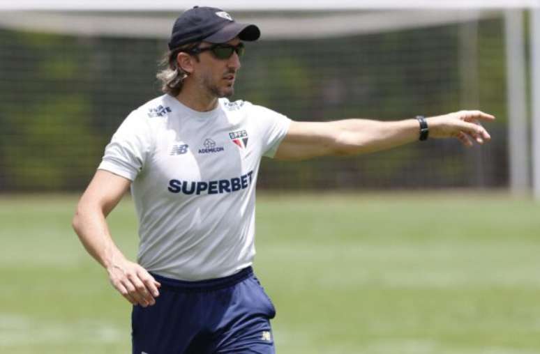 Fotos: Rubens Chiri / São Paulo - Legenda: Luis Zubeldía, técnico do São Paulo