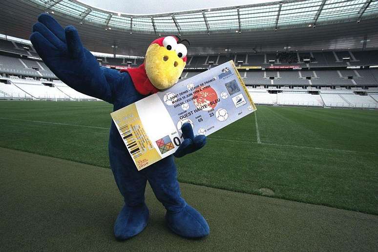 Morgan Segui ficou famoso ao se apresentar no Stade de France fantasiado de Footix, o mascote da Copa do Mundo de 1998, na França