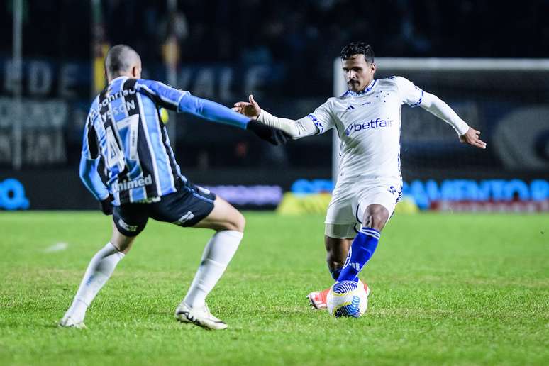 Cruzeiro e Grêmio se enfrentam. 