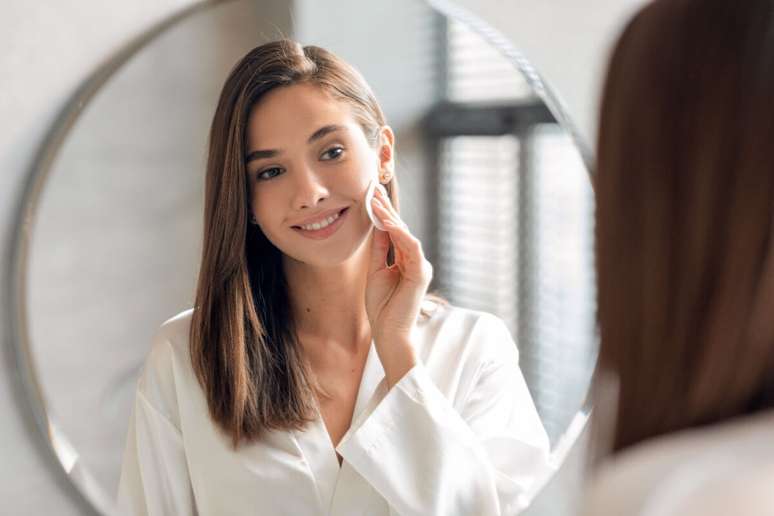 Cuidados diários com a pele proporcionam equilíbrio e favorecem a absorção dos cosméticos