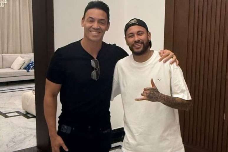 Ricardo Oliveira esteve na casa de Neymar –