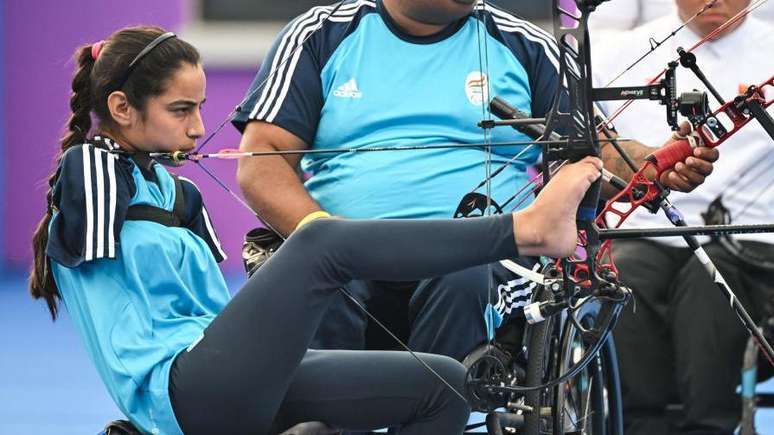 Sheetal Devi é a primeira e única campeã internacional de tiro com arco sem membros superiores