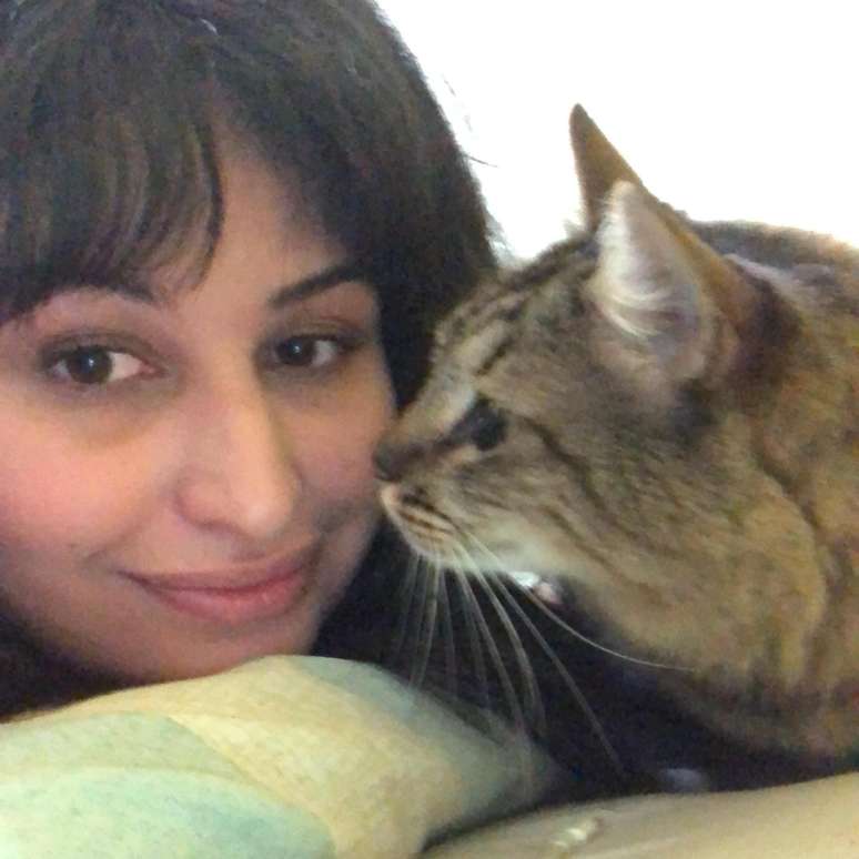 Débora Pimenta e seu gato