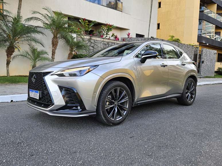 Lexus XN 350h 2025