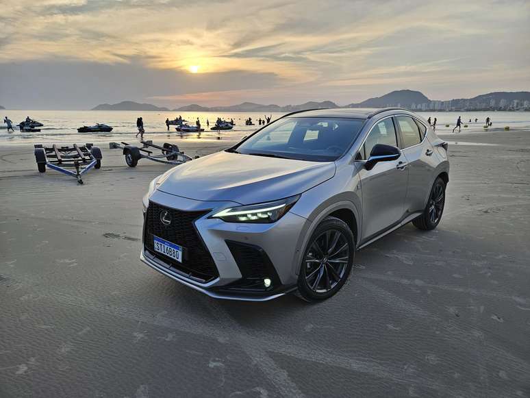 Lexus XN 350h 2025